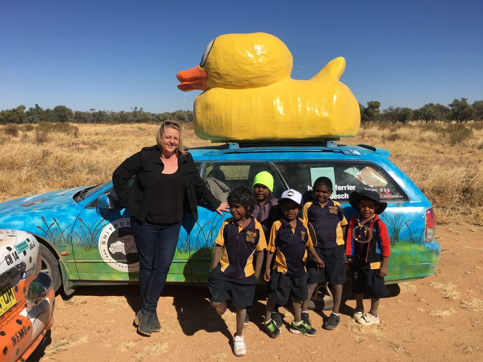 Heather and the kids from Urandangi State School